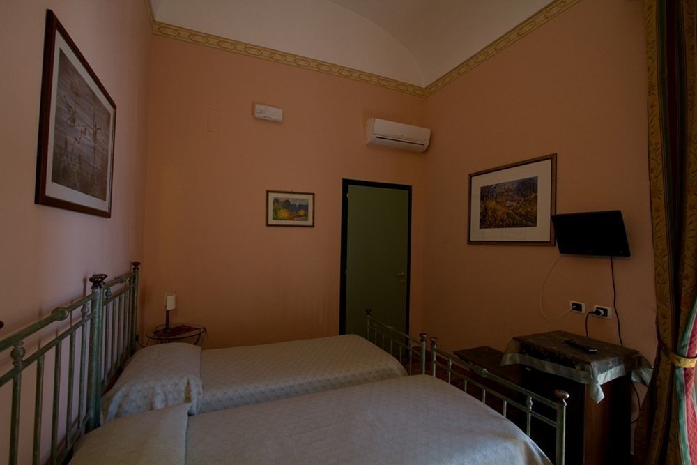 Hotel Posta Сиракузы Экстерьер фото