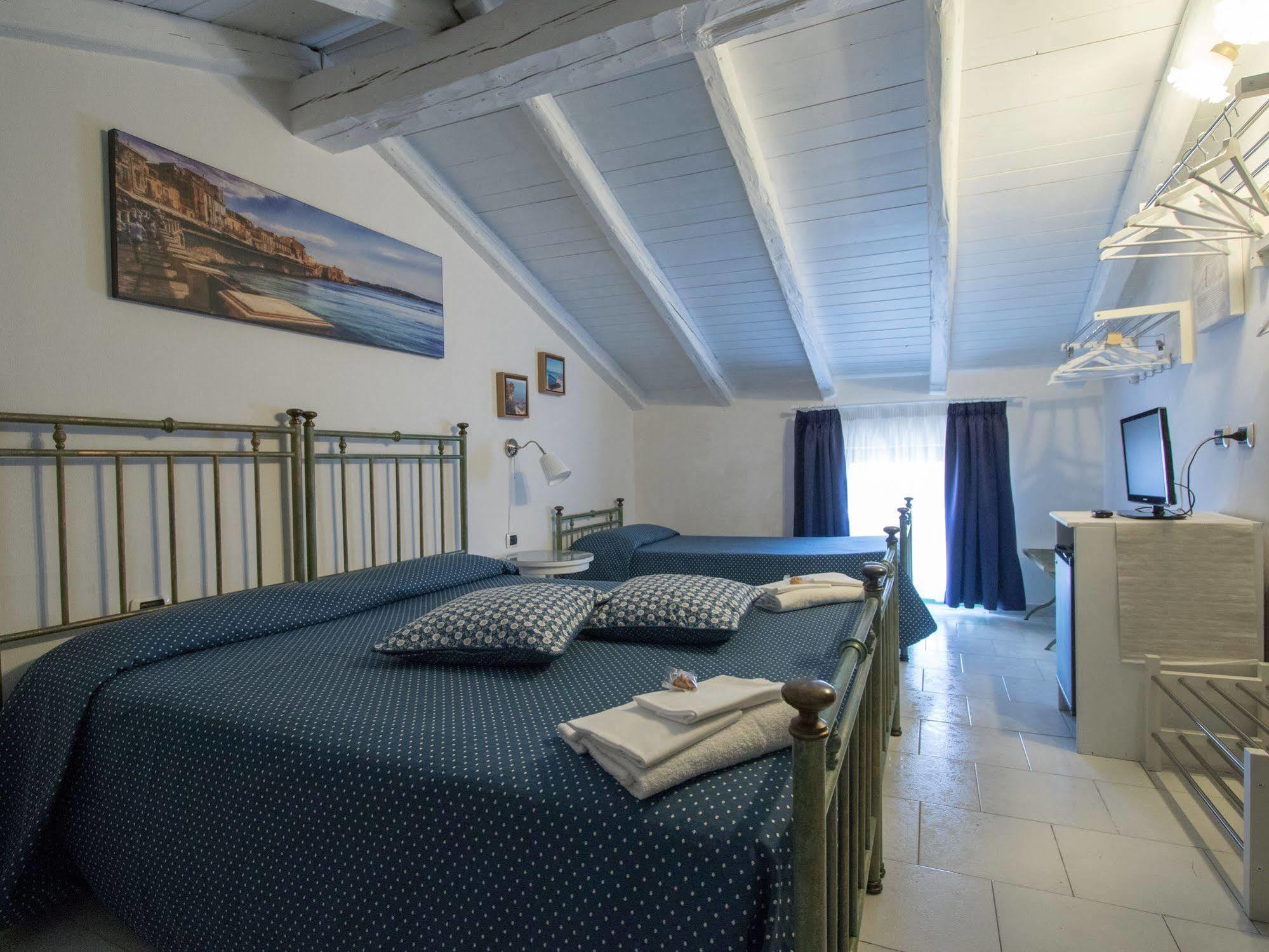 Hotel Posta Сиракузы Экстерьер фото